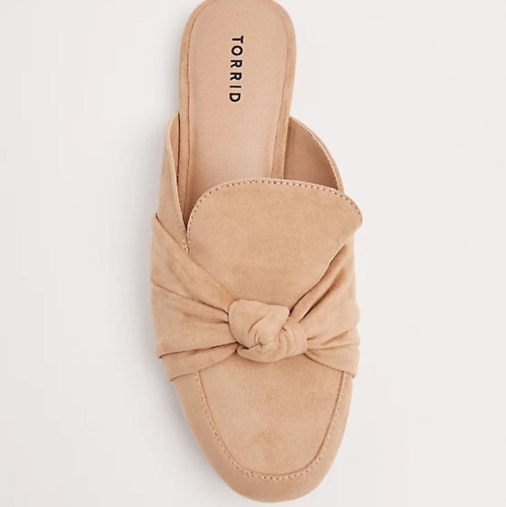 TORRID NWT 7.5 W Tan FAUX SUEDE BOW LOAFER MULE